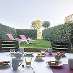 Les Flamants Roses 4* 카네트