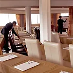 Les Flamants Roses 아파트호텔 카네트