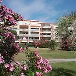 Les Flamants Roses 4* 카네트