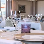 Les Flamants Roses 4* 카네트
