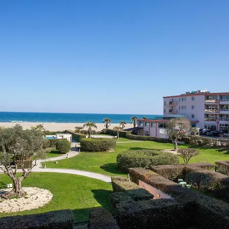Les Flamants Roses Aparthotel