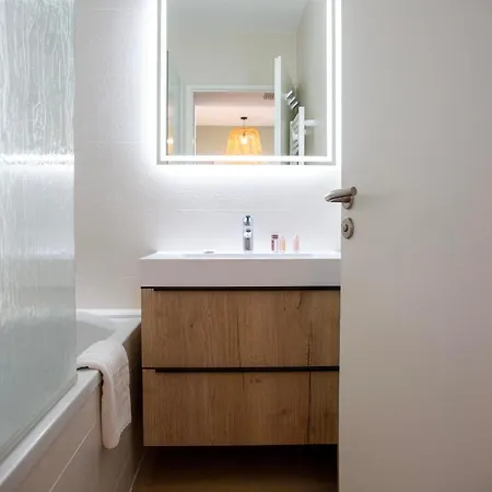 Les Flamants Roses Lägenhetshotell 3*