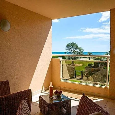 Les Flamants Roses Hotel apartamentowy