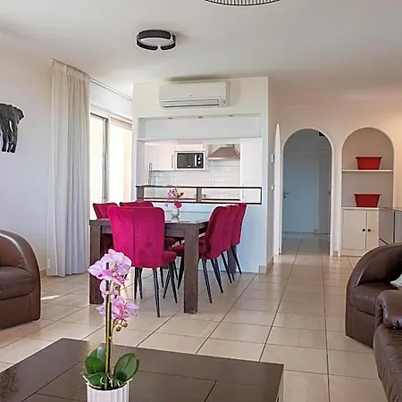 Les Flamants Roses Hotel apartamentowy 4*
