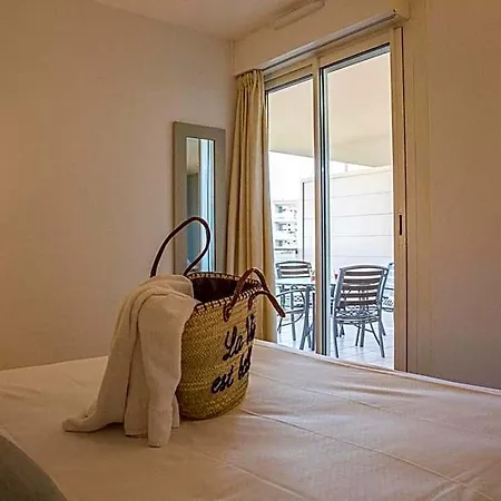 Les Flamants Roses Hotel apartamentowy 4*