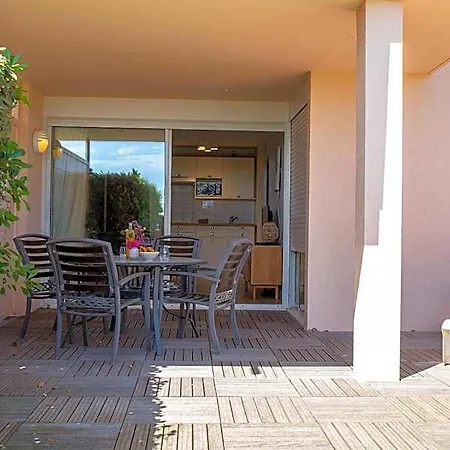 Hotel apartamentowy Les Flamants Roses 4*