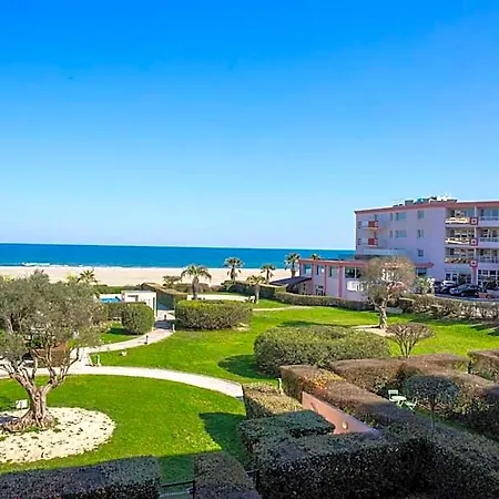 Les Flamants Roses Lejlighedshotel 4*