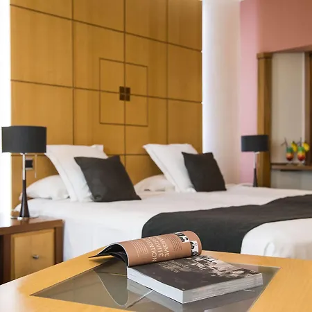 Les Flamants Roses Aparthotel