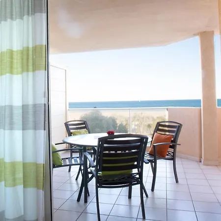 Les Flamants Roses Aparthotel
